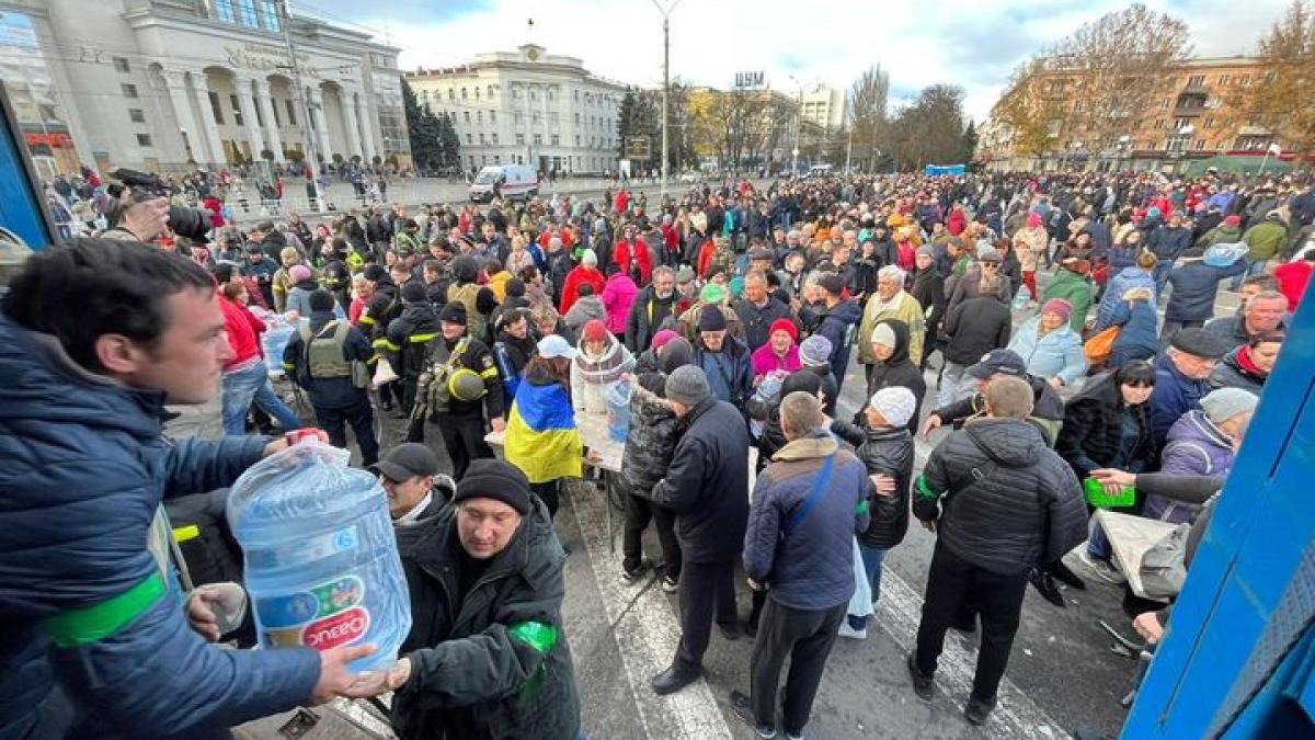 Following Ukraine’s liberation of Kharkiv and Kherson oblasts, USAID rushed assistance to communities in need, including humanitarian supplies, power generators, and support to get local governments up and running again after the occupation by Russia’s forces.