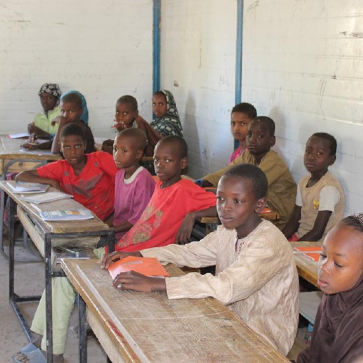 Nigerien students attend class