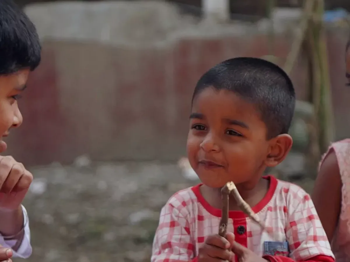 Bangladesh children play in Dhaka