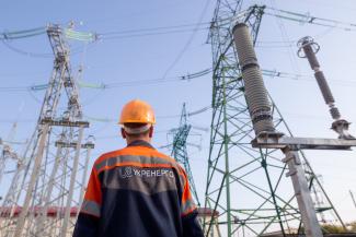 An energy worker with Ukrenergo, Ukraine’s - national electricity transmission system operator. During Russia’s full-scale war against Ukraine, USAID has provided transformers, secondary substation equipment, and technical support to help Ukrenergo repair and maintain its power grid amid strikes by Russia’s armed forces. Photo credit: Vlad Sodel / USAID Ukraine