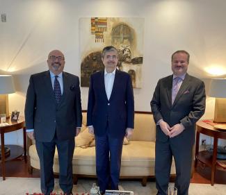 Ambassador Atul Keshap (U.S. Chargé d’Affaires), Uday Kotak (CEO, Kotak Mahindra Bank), and David J. Ranz (U.S. Consul General, Mumbai) announced the partnership after their meeting in Mumbai.. 