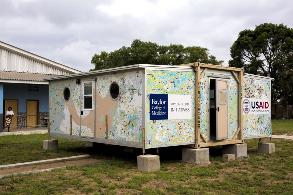 Photo of the tiny hospital in West Africa.